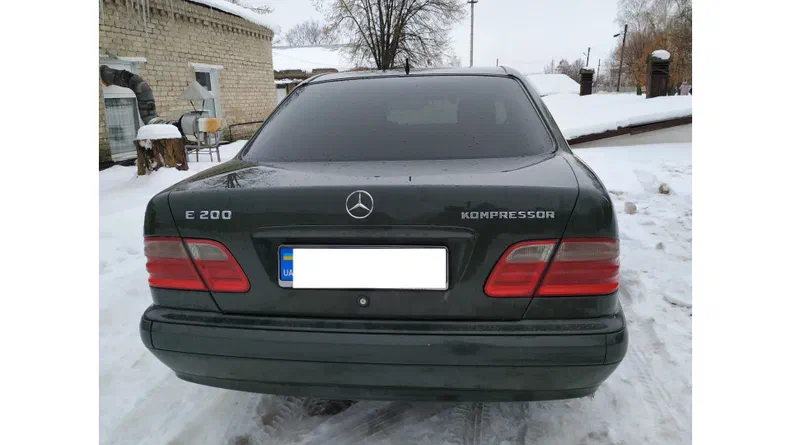 Mercedes-Benz E-Клас 2001 - 6