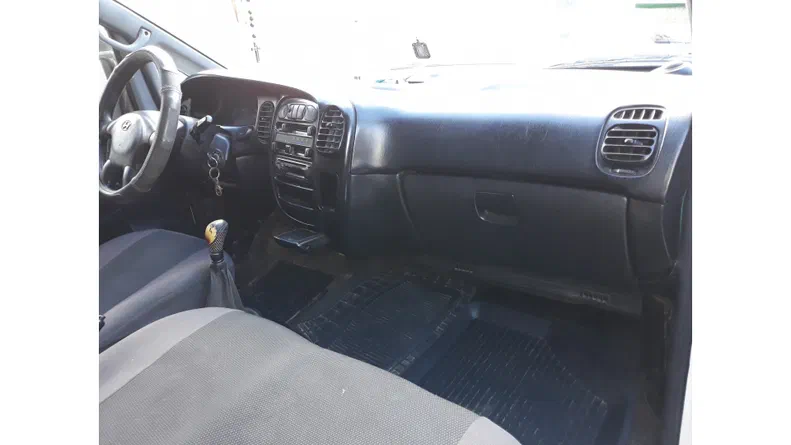 Hyundai H-1 2001 - 5