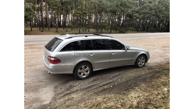 Mercedes-Benz E-Клас 2003 - 3