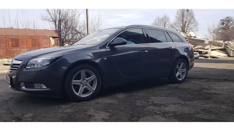 Opel Insignia 2011
