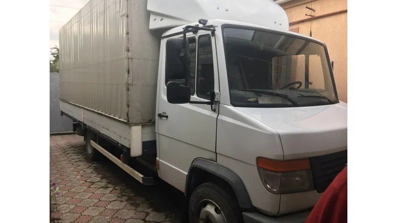 Mercedes-Benz VARIO 2005