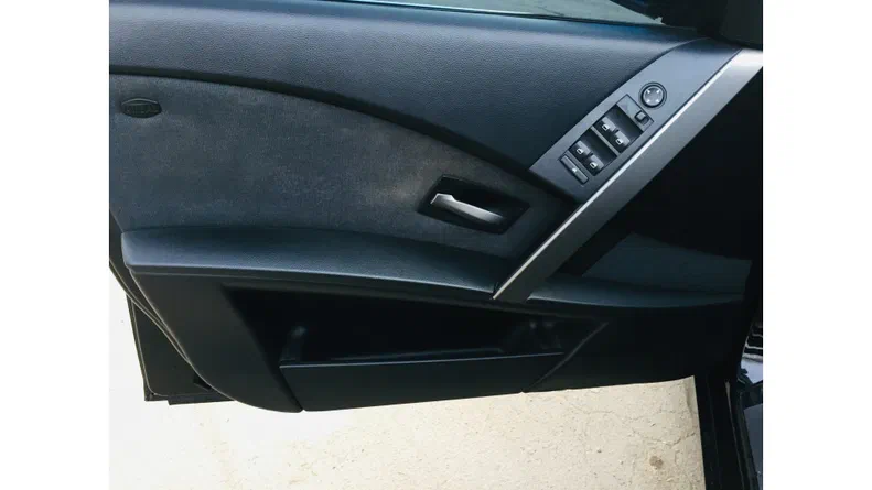 BMW 5 серія 2004 - 8