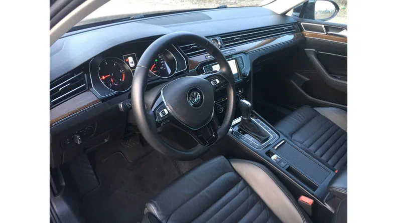 Volkswagen Passat 2016 - 14