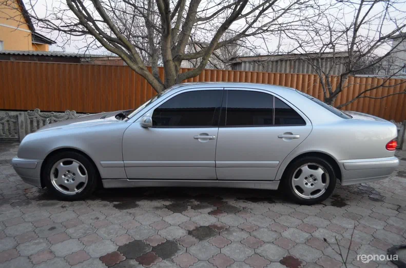 Mercedes-Benz E-Клас 2001 - 9