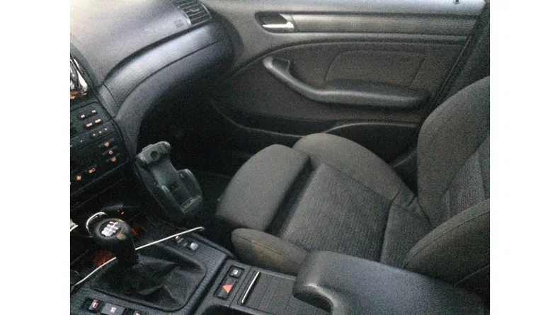 BMW 3 серія 2003 - 10