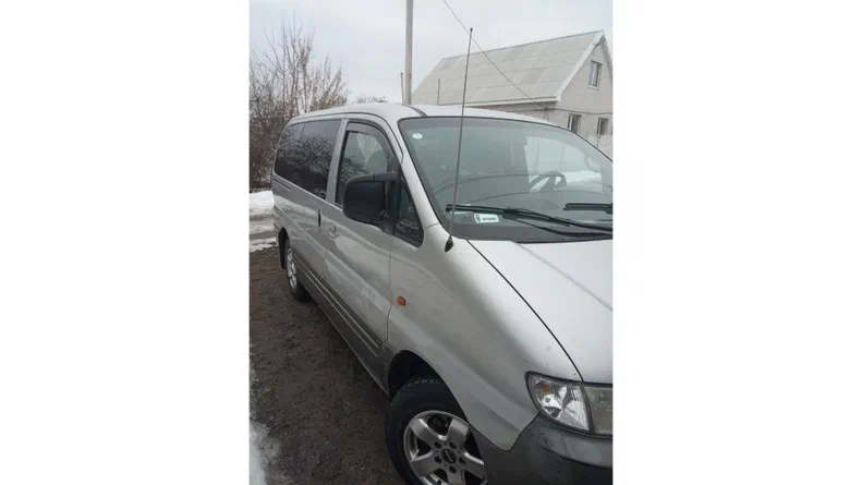 Hyundai H-1 2000