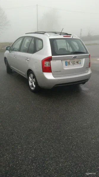 Kia Carens 2009 - 1