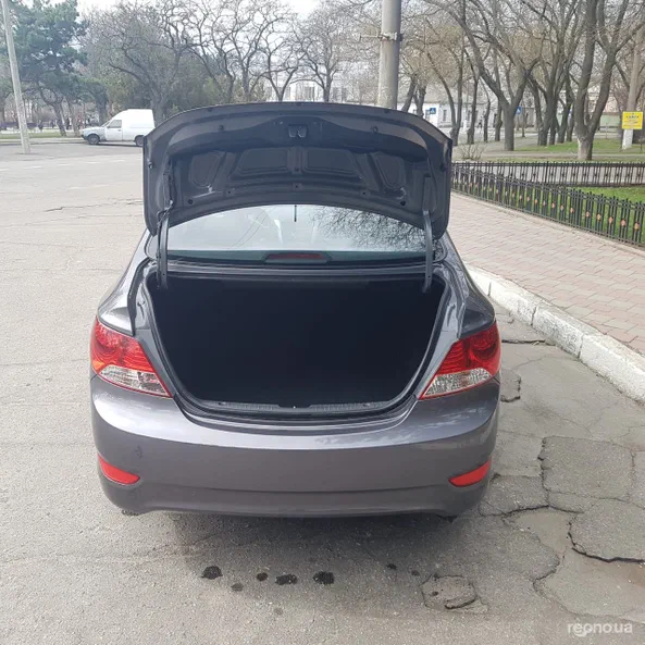 Hyundai Accent 2013 - 9