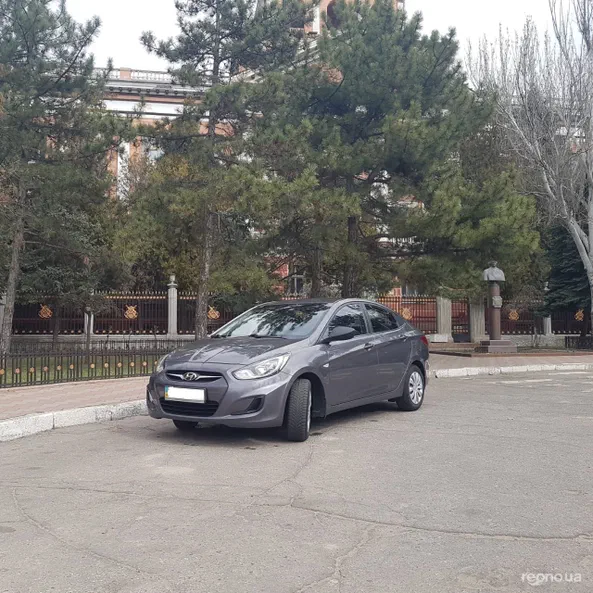 Hyundai Accent 2013 - 8