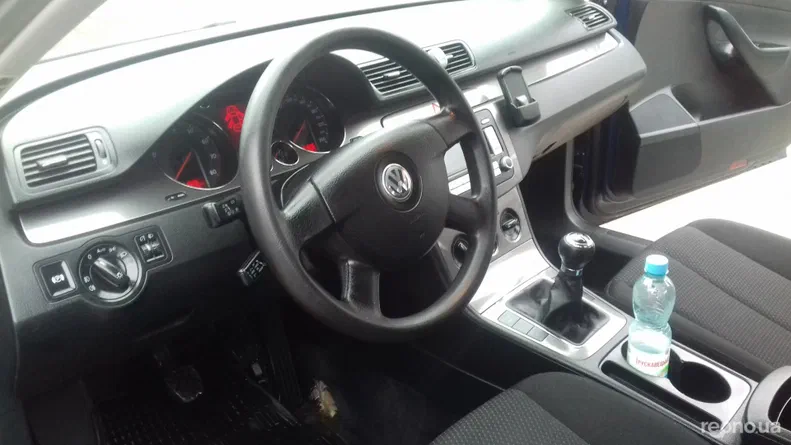 Volkswagen Passat 2009 - 13