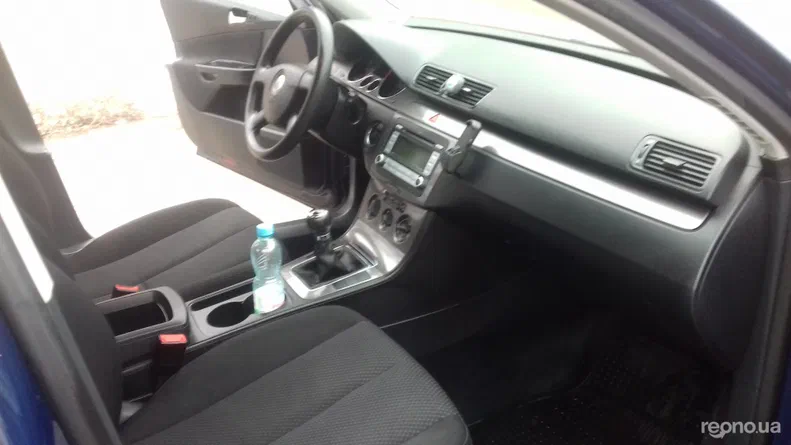 Volkswagen Passat 2009 - 11