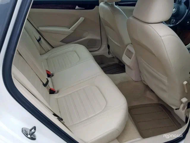 Volkswagen Passat 2012 - 5