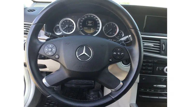 Mercedes-Benz E-Клас 2012 - 10