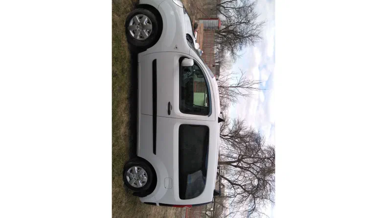 Renault Kangoo 2011 - 17