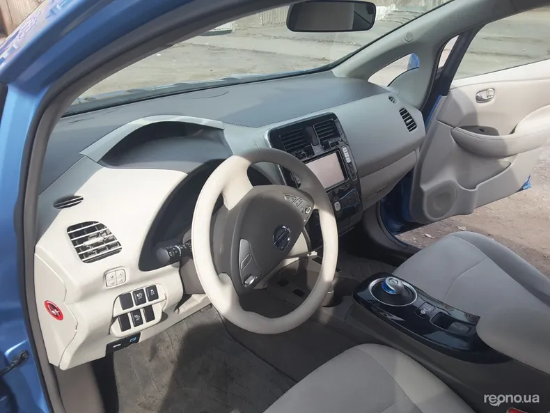 Nissan Leaf 2011 - 13