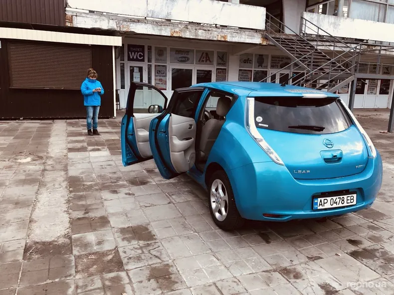 Nissan Leaf 2011 - 6