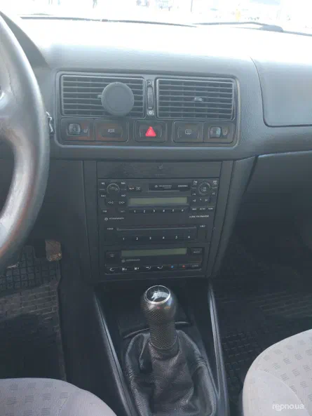 Volkswagen Golf 2000 - 13