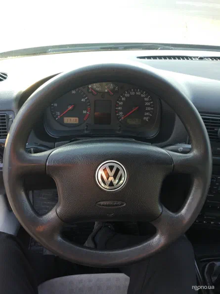 Volkswagen Golf 2000