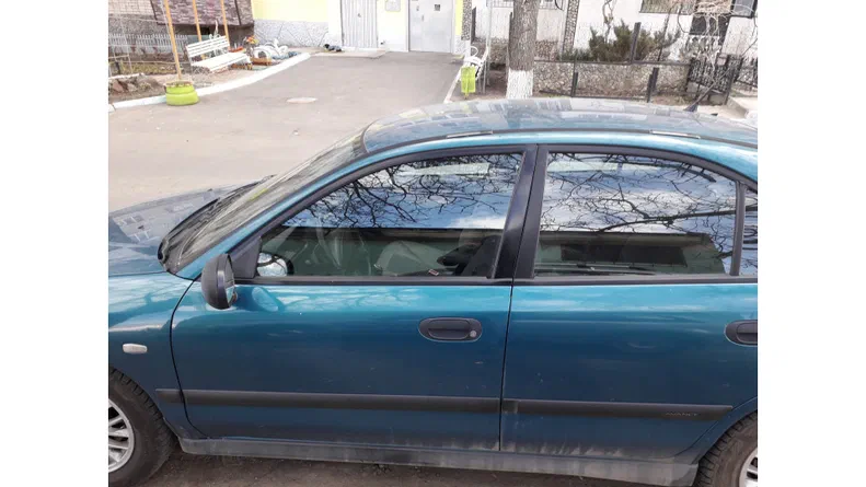 Mitsubishi Carisma 2001