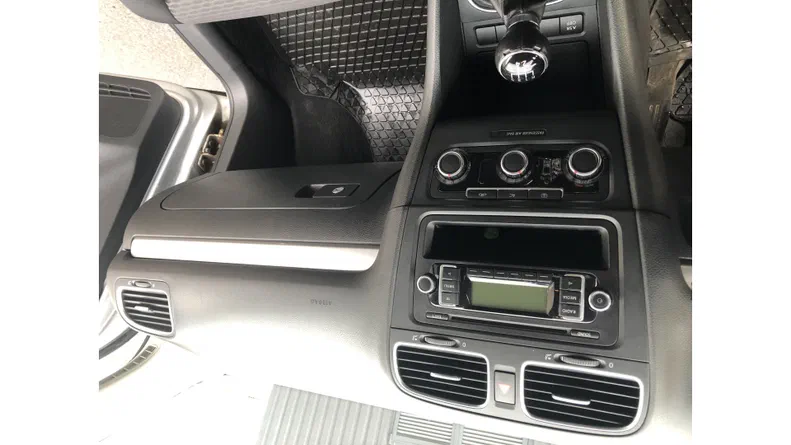 Volkswagen Golf 2010 - 14