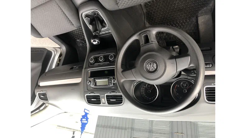 Volkswagen Golf 2010 - 13