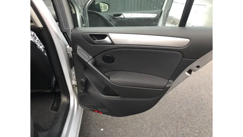 Volkswagen Golf 2010 - 20