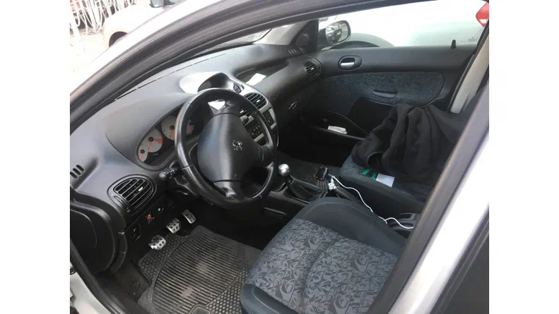 Peugeot 206 2004 - 8