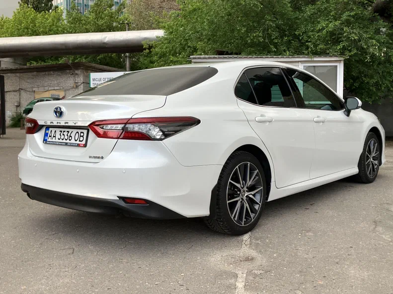 Toyota Camry 2021 - 3