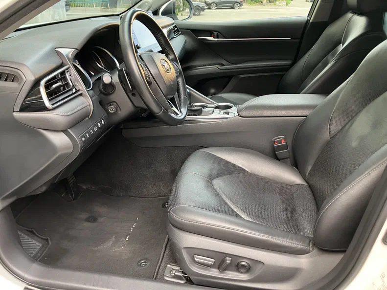 Toyota Camry 2021 - 10