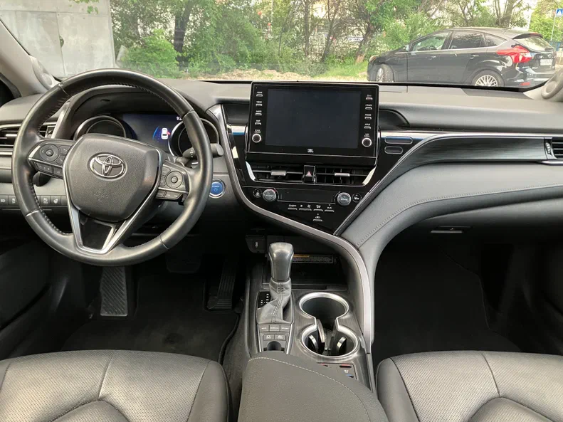 Toyota Camry 2021 - 8