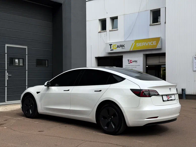 Tesla Model 3 2022 - 13