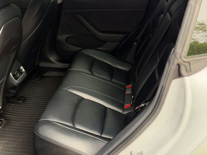 Tesla Model 3 2022 - 16