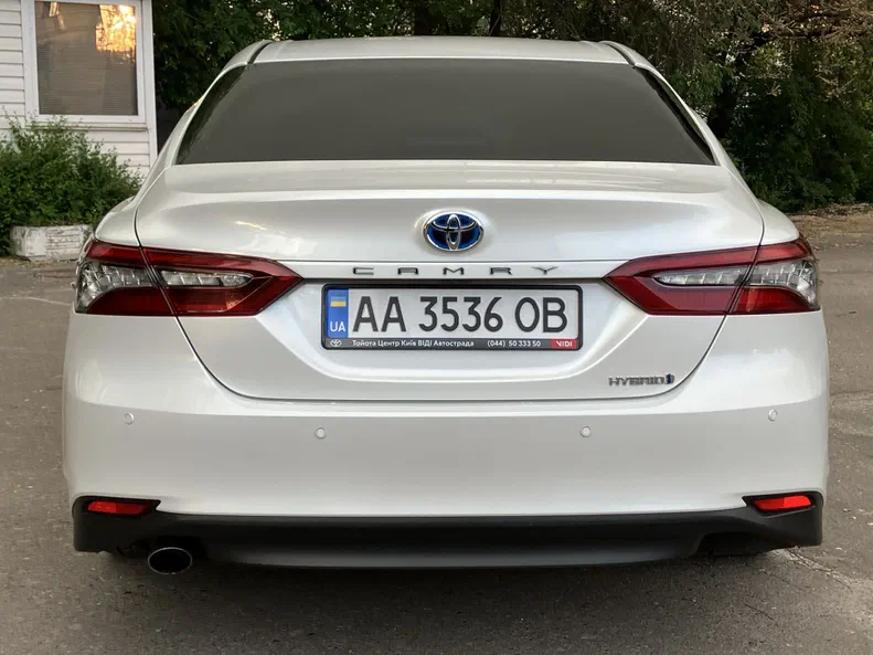 Toyota Camry 2021 - 4