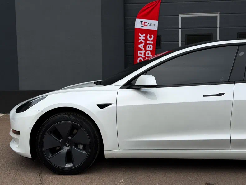 Tesla Model 3 2022 - 9