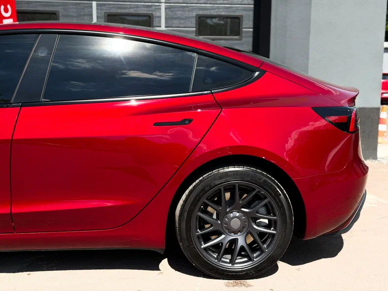 Tesla Model 3 2024 - 10