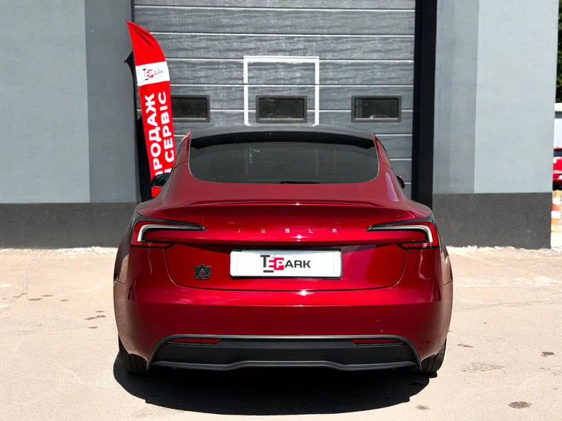 Tesla Model 3 2024 - 2