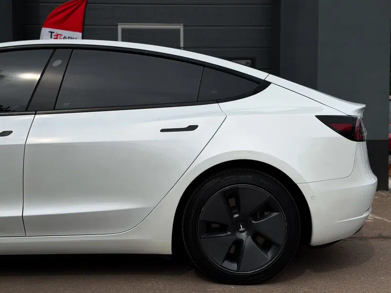 Tesla Model 3 2022 - 8