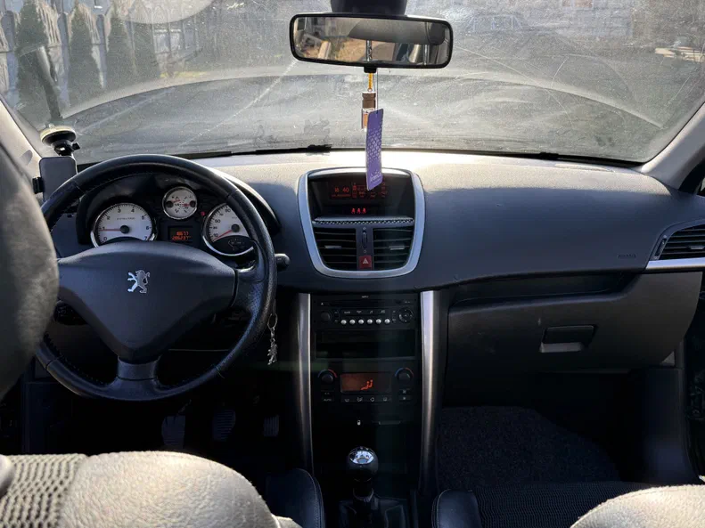 Peugeot 207 2008 - 3