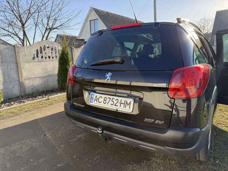 Peugeot 207 2008 - 1
