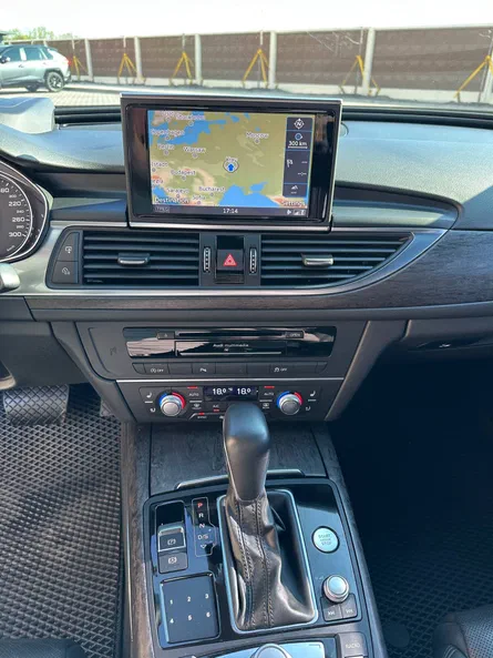 Audi A6 2017 - 24