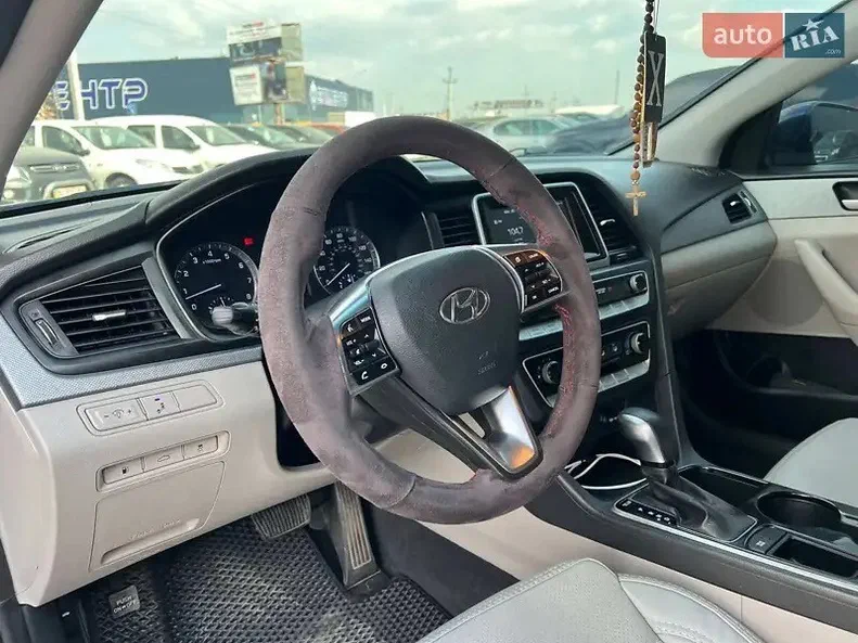 Hyundai Sonata 2018 - 17
