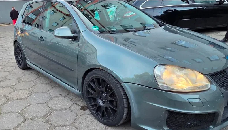 Volkswagen Golf 2004 - 0
