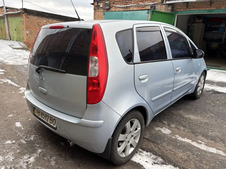 Mitsubishi Colt 2007 - 8