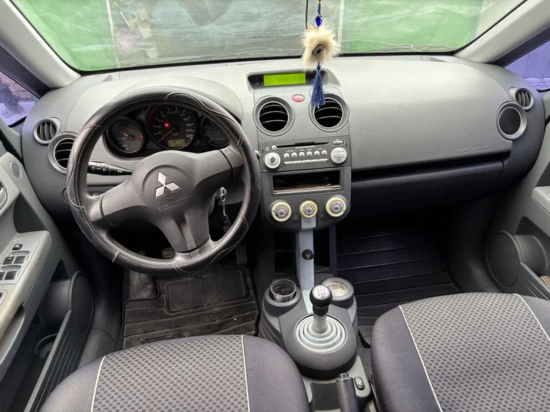 Mitsubishi Colt 2007 - 9