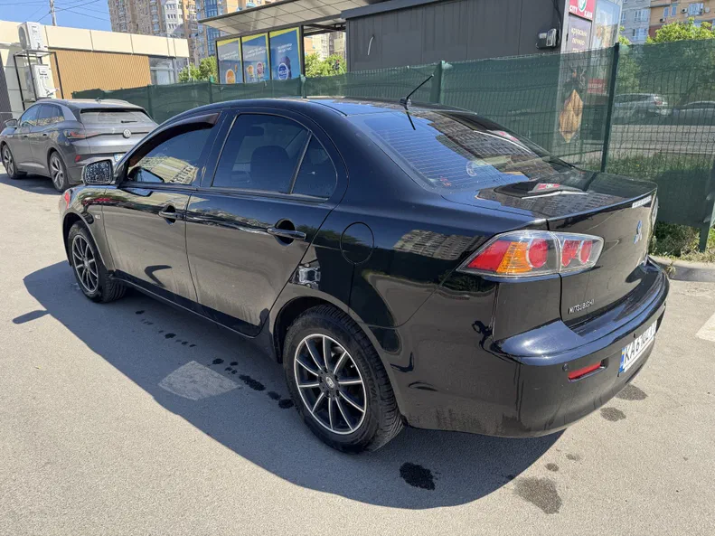 Mitsubishi Lancer 2012 - 3