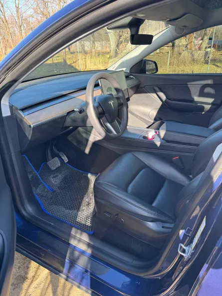 Tesla Model Y 2021 - 4