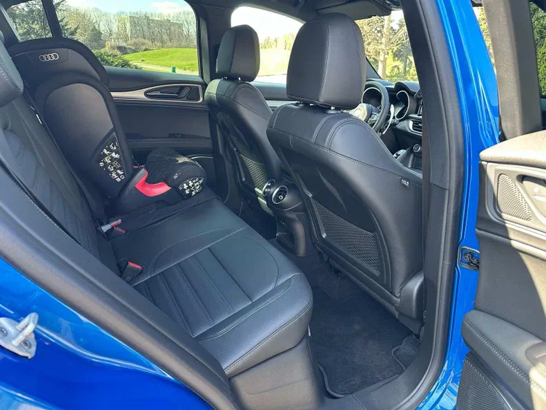 Alfa Romeo Stelvio 2022 - 8