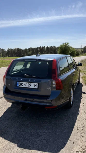 Volvo V50 2010 - 11
