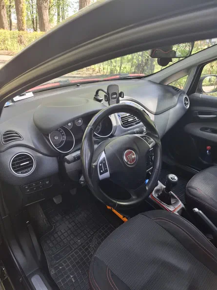 Fiat Punto 2010 - 8