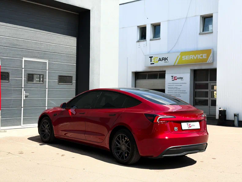 Tesla Model 3 2024 - 11